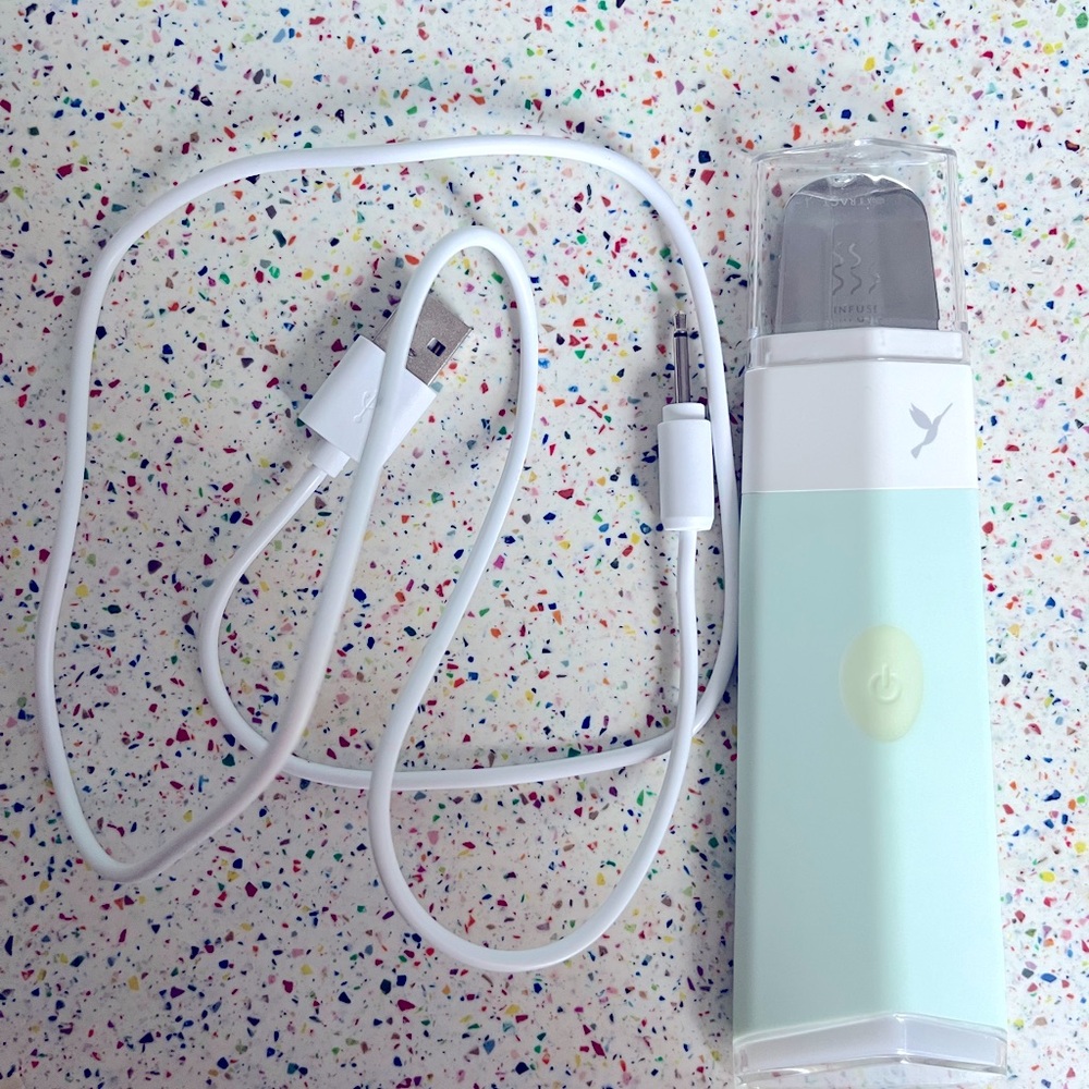 DERMAPORE
Ultrasonic Pore Extractor + Skincare Infuser Set